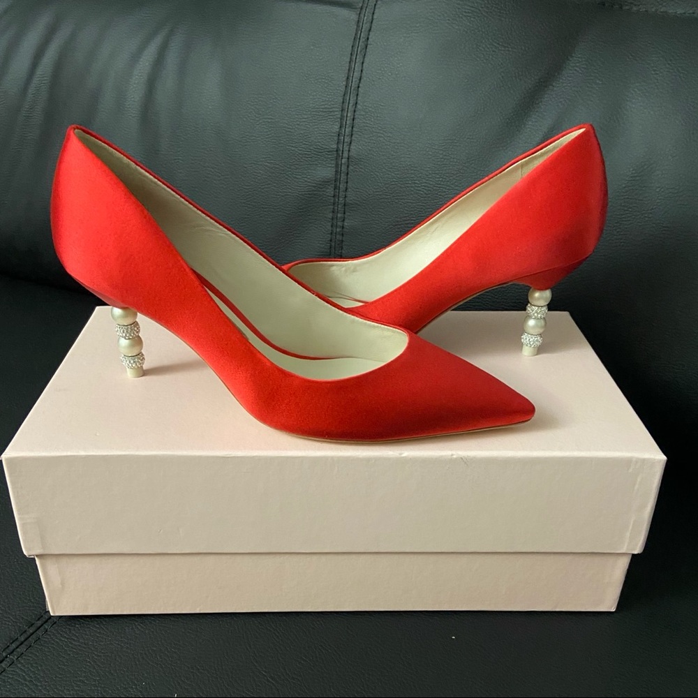 NIB Sophia Webster Coco Crystal Pearl Pumps 70mm
